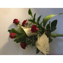 БУКЕТ РОЗИ В ШАПКА